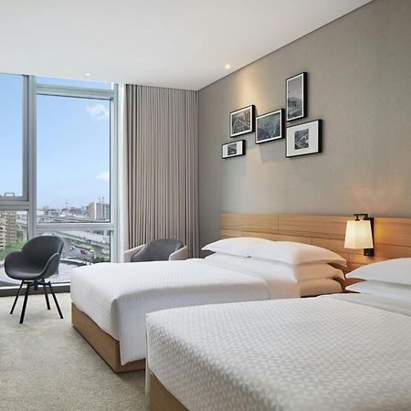 Four Points By Sheraton Linkou Exteriör bild