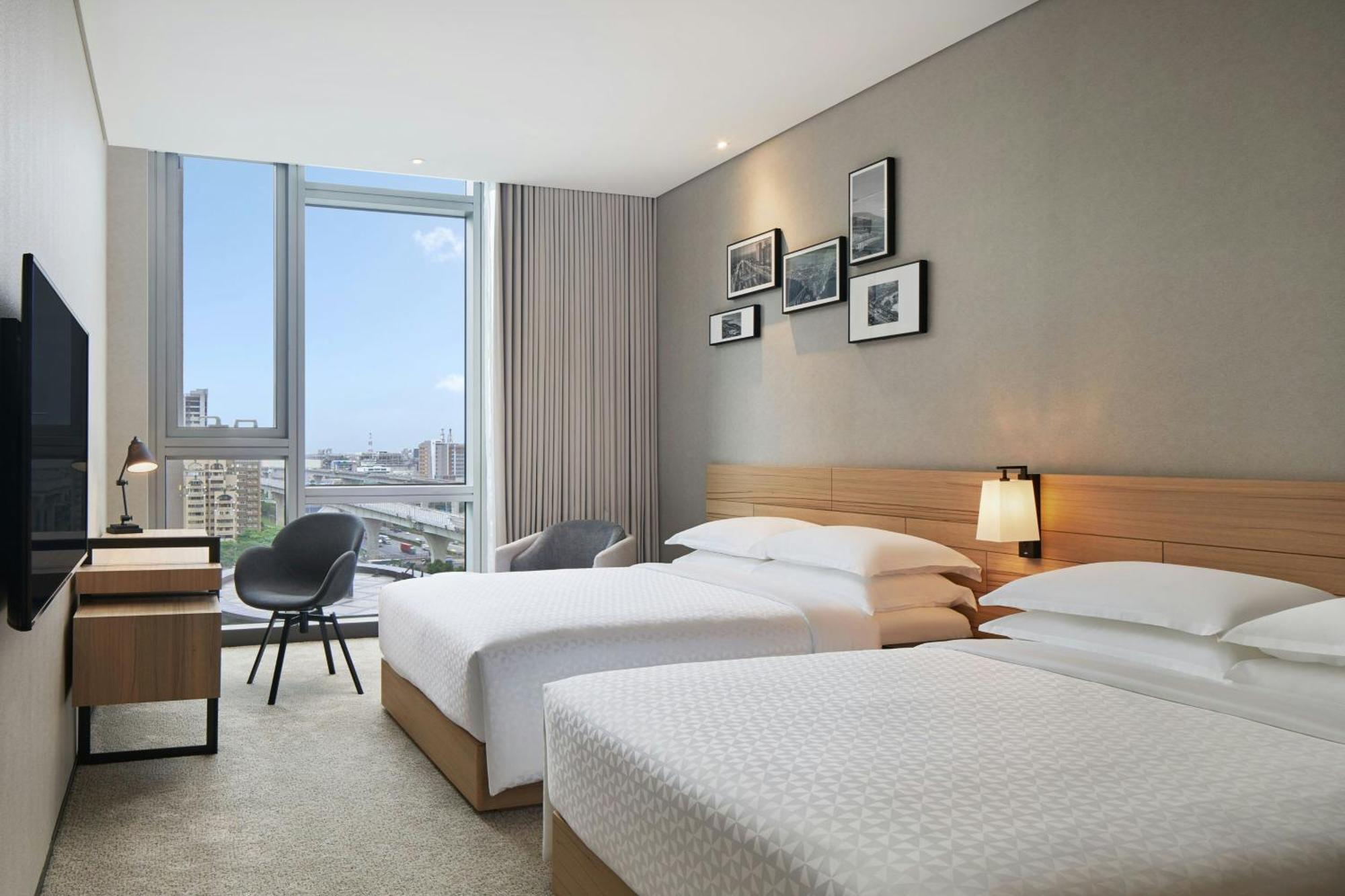 Four Points By Sheraton Linkou Exteriör bild
