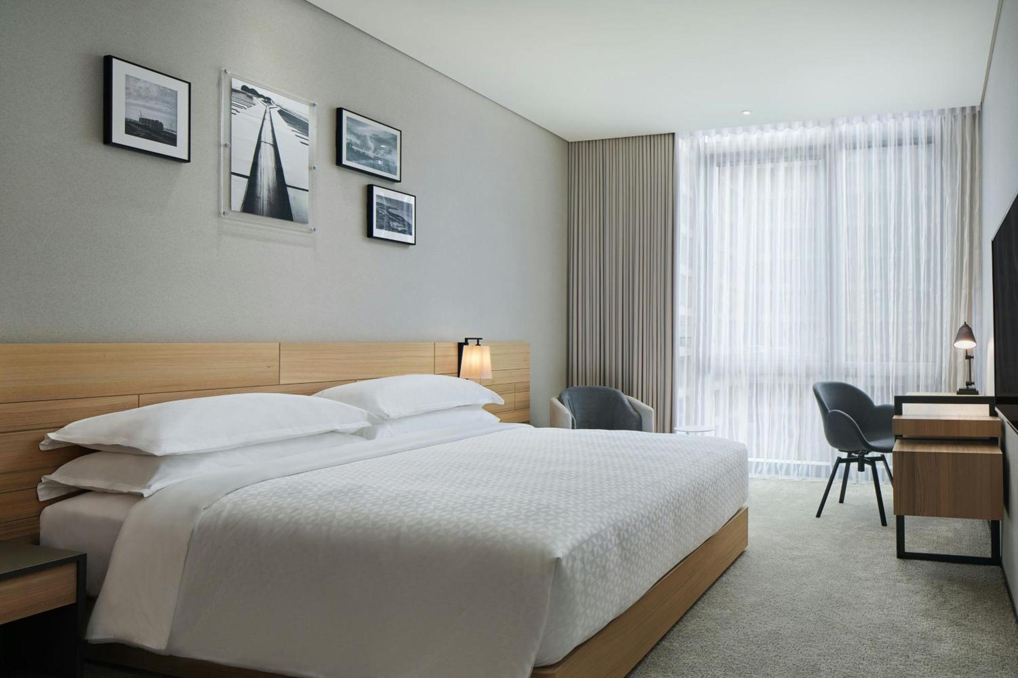 Four Points By Sheraton Linkou Exteriör bild
