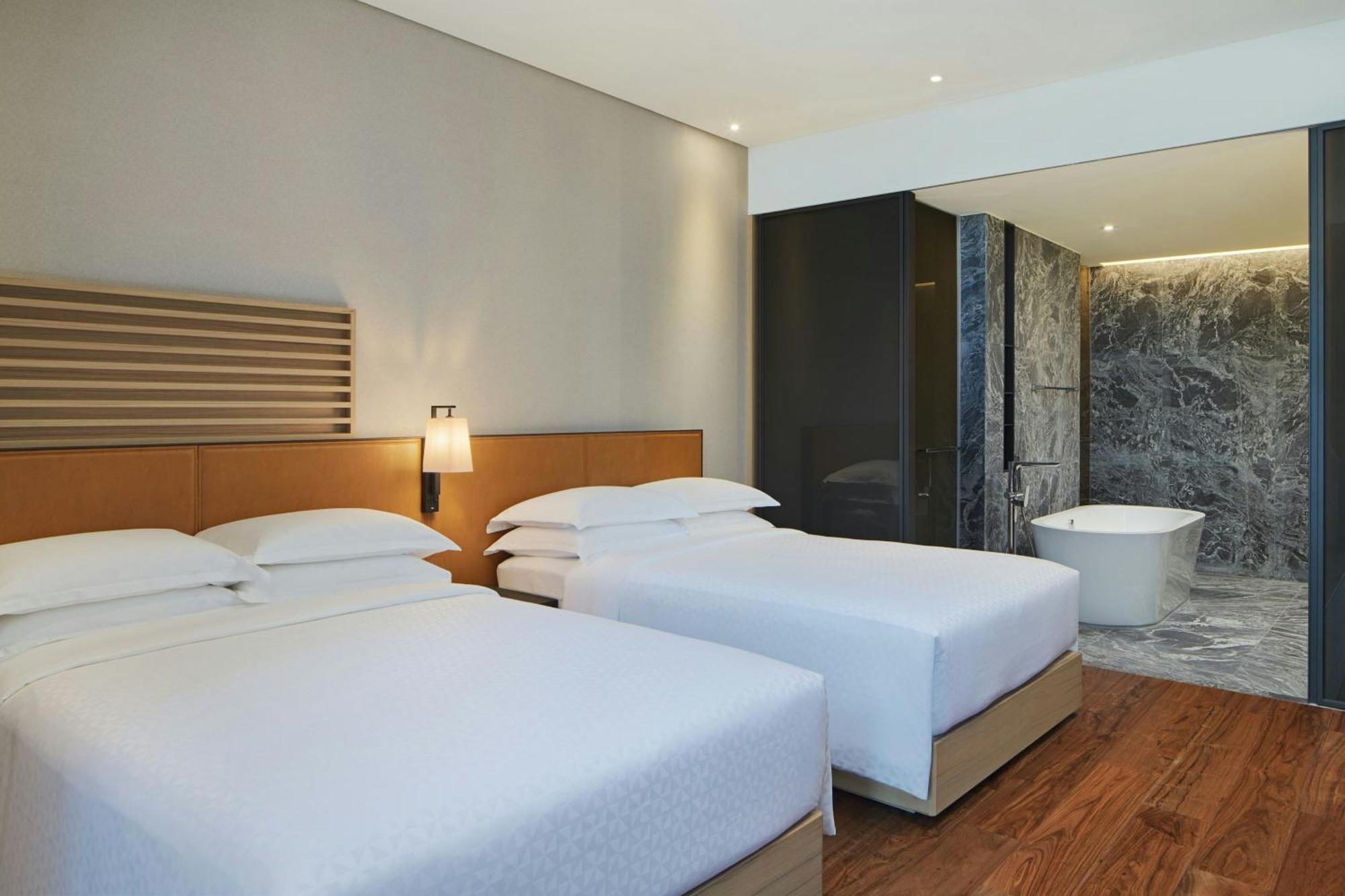 Four Points By Sheraton Linkou Exteriör bild