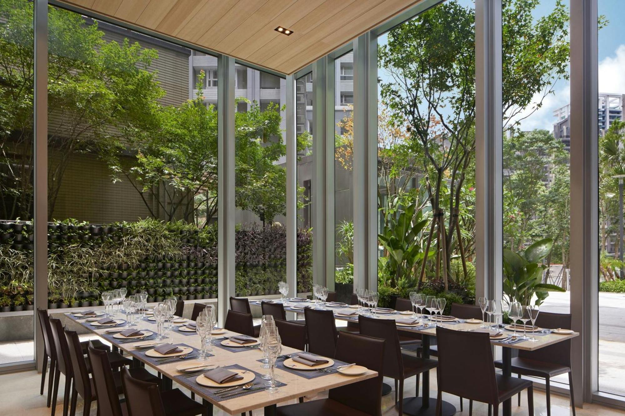 Four Points By Sheraton Linkou Exteriör bild